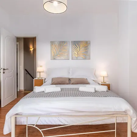 Prázdninový dům Mi Casa - Serene Garden Retreat, 2 Bedroom House Corfu (city)