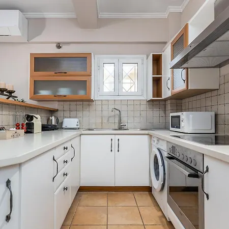 Prázdninový dům Mi Casa - Serene Garden Retreat, 2 Bedroom House *